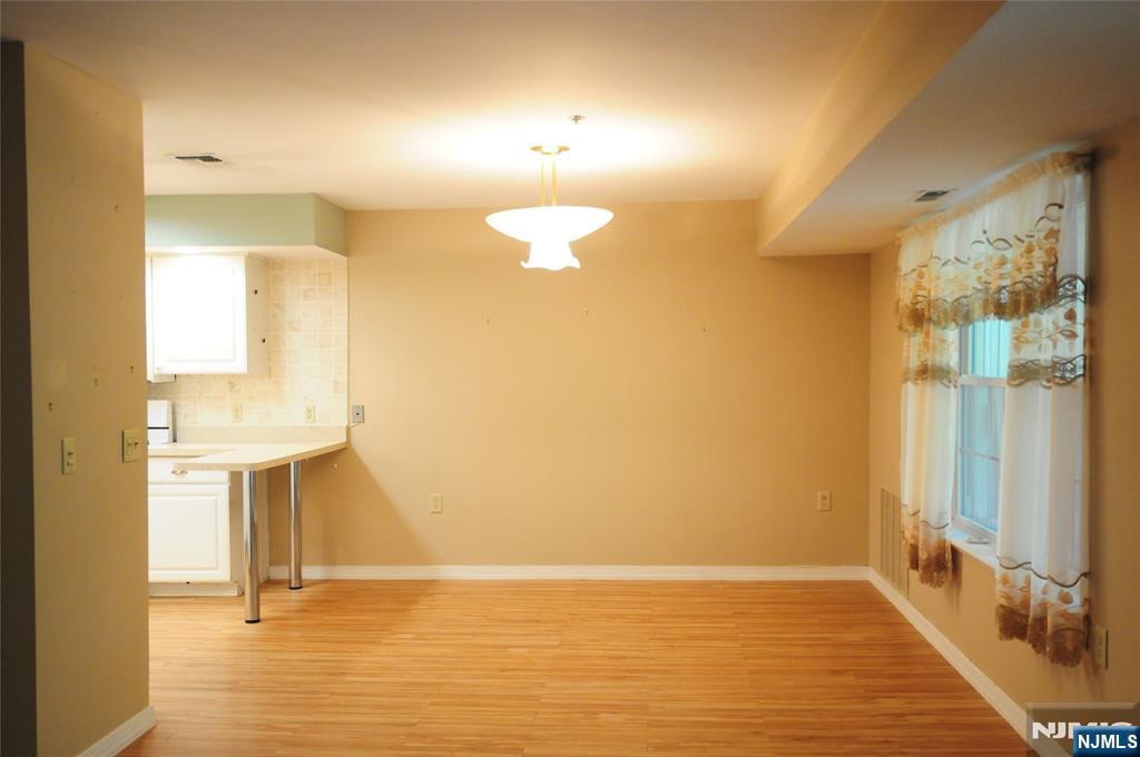 401 Dercole Court, Unit 332 Norwood, NJ 07648 - Photo 6 of 32