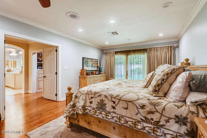 330 West Lawrence Road Phoenix, AZ 85013 - Photo 17 of 39 Master bedroom