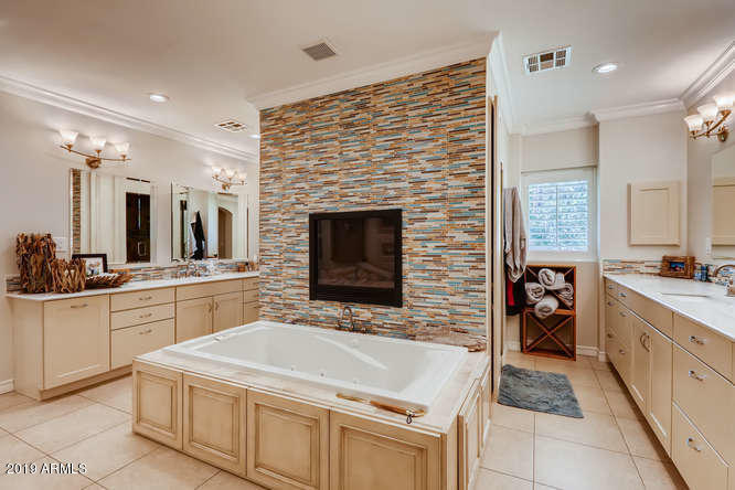 330 West Lawrence Road Phoenix, AZ 85013 - Photo 19 of 39 His & hers vanities