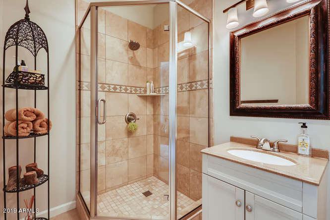 330 West Lawrence Road Phoenix, AZ 85013 - Photo 30 of 39 Guest ensuite