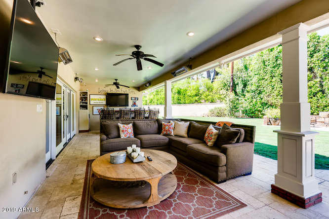330 West Lawrence Road Phoenix, AZ 85013 - Photo 31 of 39 Wet bar with dishwasher and misters