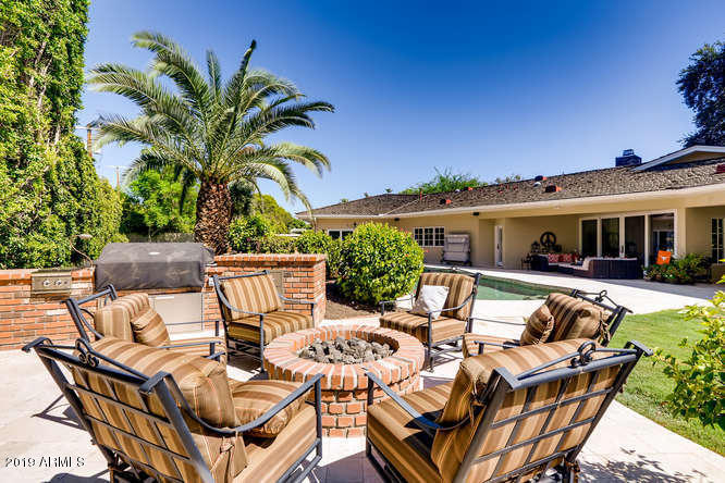330 West Lawrence Road Phoenix, AZ 85013 - Photo 33 of 39 BBQ and sitting area