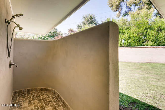 330 West Lawrence Road Phoenix, AZ 85013 - Photo 34 of 39 Outdoor shower