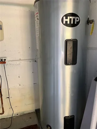 $2,200 | 130 Mendoza Avenue, Unit 42, Coral Gables, FL 33134