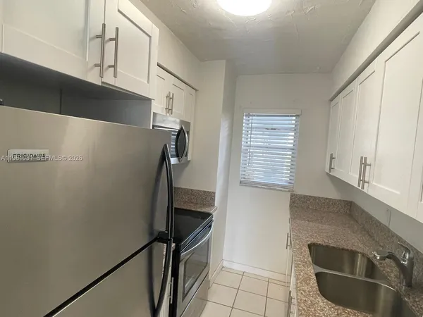 $2,200 | 130 Mendoza Avenue, Unit 42, Coral Gables, FL 33134