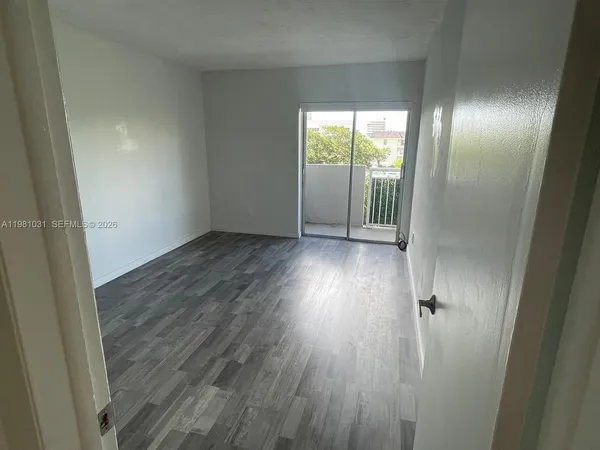 $2,200 | 130 Mendoza Avenue, Unit 42, Coral Gables, FL 33134