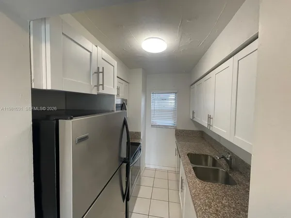 $2,200 | 130 Mendoza Avenue, Unit 42, Coral Gables, FL 33134