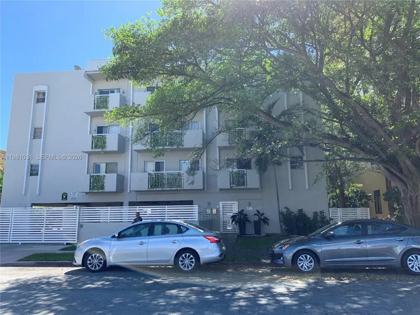 $2,200 | 130 Mendoza Avenue, Unit 42, Coral Gables, FL 33134
