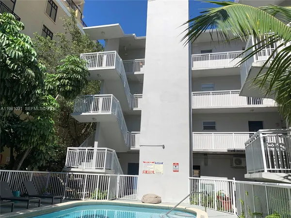 $2,200 | 130 Mendoza Avenue, Unit 42, Coral Gables, FL 33134