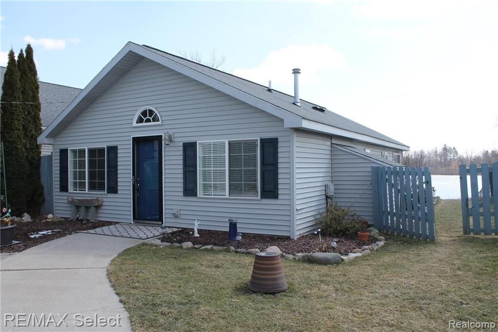 2169 Wiggins Road Fenton, MI 48430 - Photo 33 of 39
