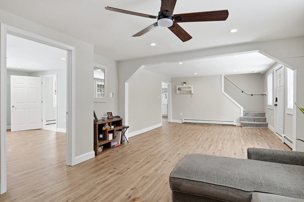 46 Smith Street Palmer, MA 01069 - Photo 4 of 25