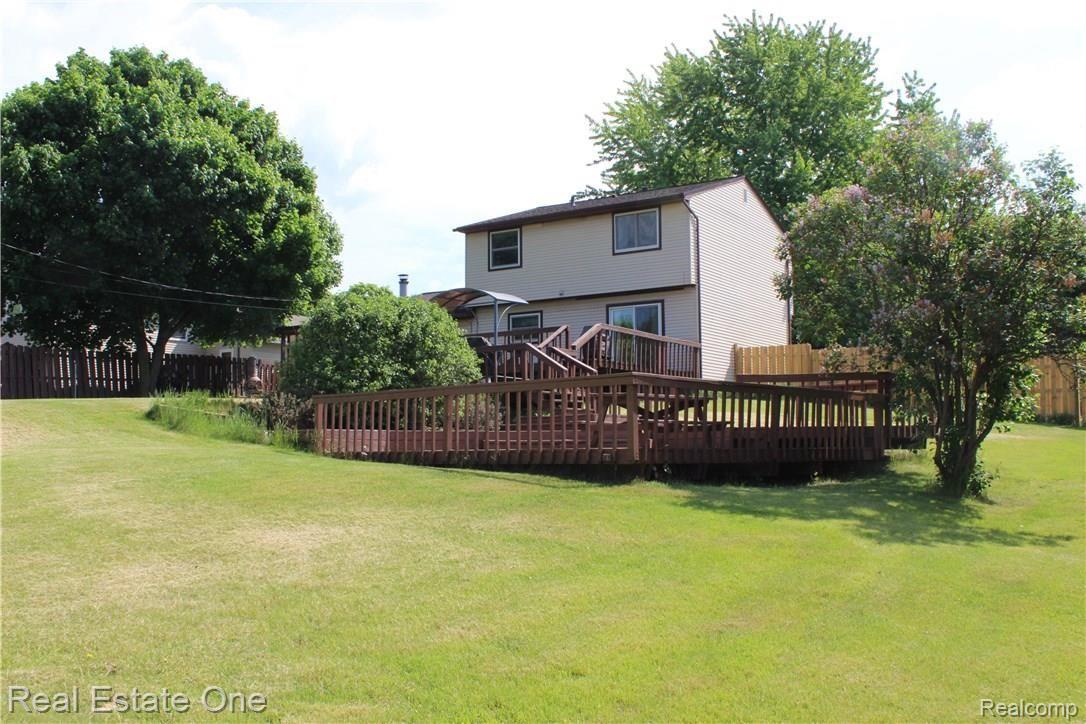 5501 Eagle Road Highland, MI 48356 - Photo 29 of 30 IMG_9988.JPG