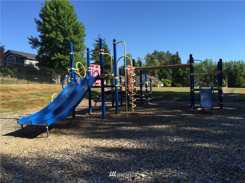 909 South 32nd Place Renton, WA 98055 - Photo 11 of 11