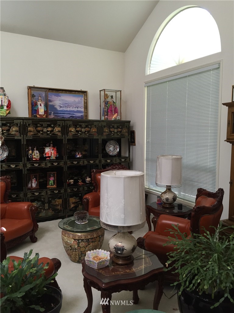 909 South 32nd Place Renton, WA 98055 - Photo 3 of 11
