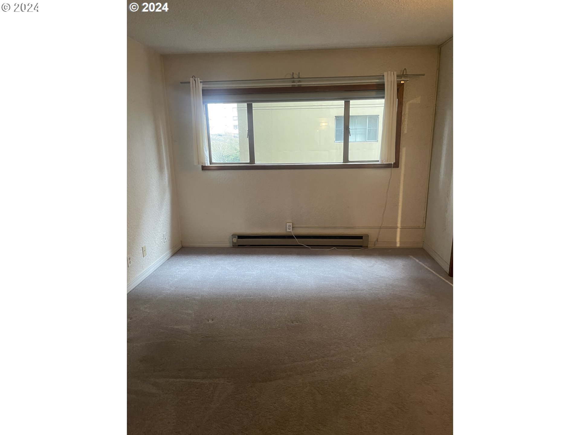 2021 Southwest Main Street Portland, OR 97205 - Photo 11 of 19 Gallery Image 11