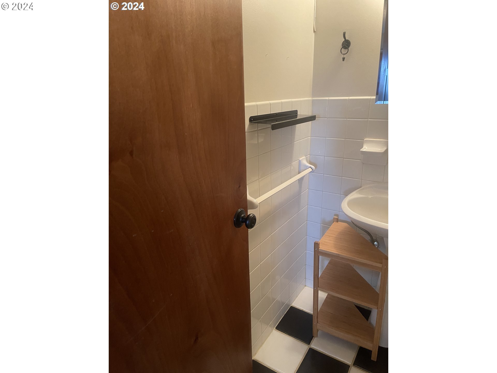 2021 Southwest Main Street Portland, OR 97205 - Photo 16 of 19 Gallery Image 16