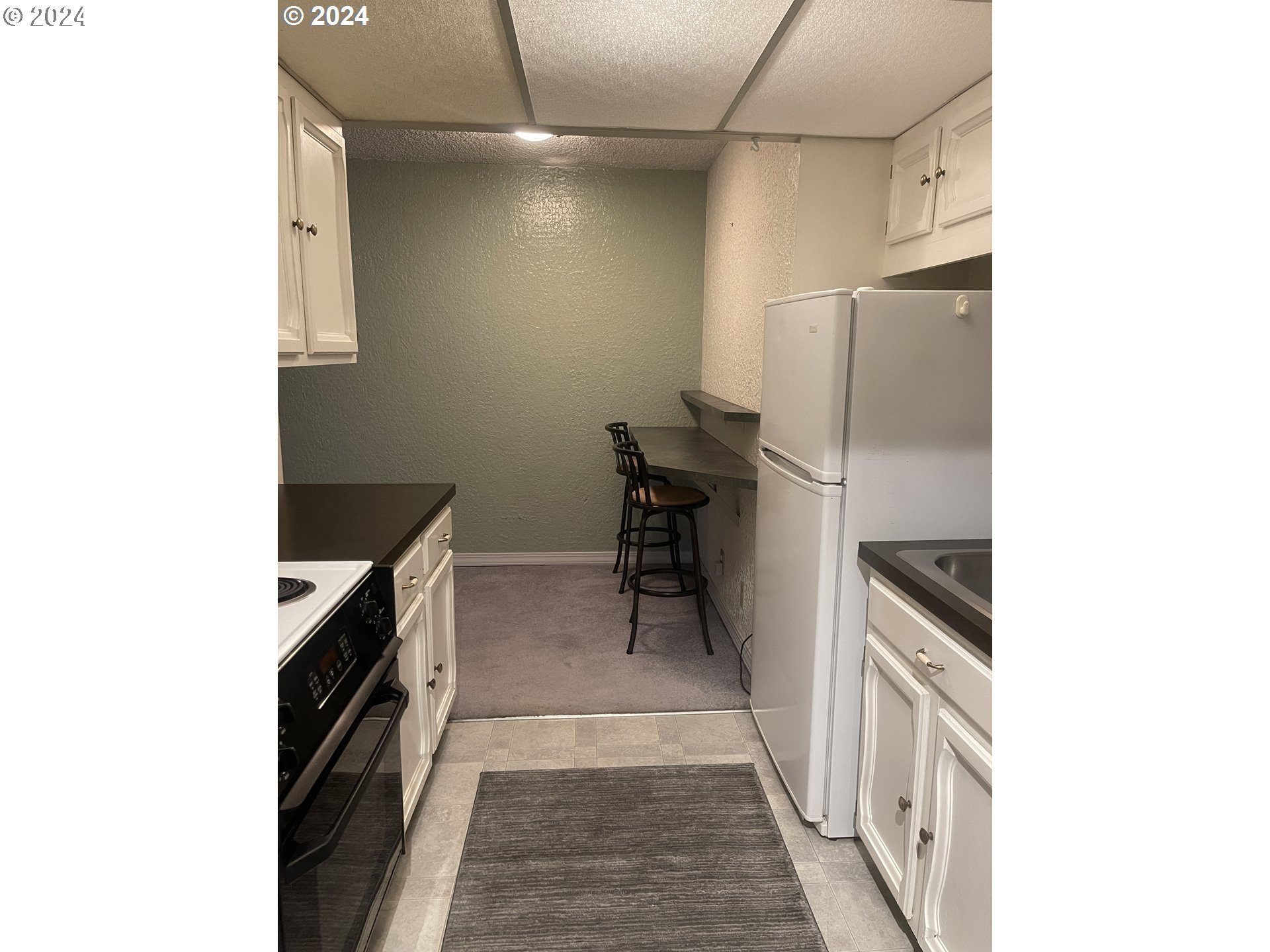 2021 Southwest Main Street Portland, OR 97205 - Photo 6 of 19 Gallery Image 6