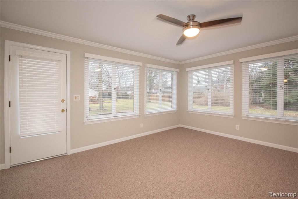1699 Littlestone Road Grosse Pointe Woods, MI 48236 - Photo 16 of 54