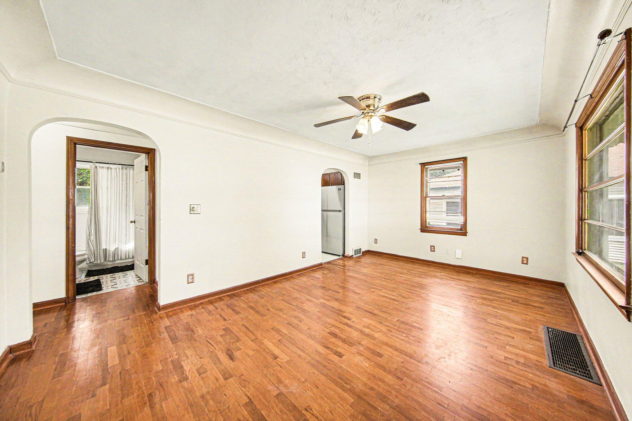 853 Addison Street Adrian, MI 49221 - Photo 10 of 30 011_dscf5570-_25