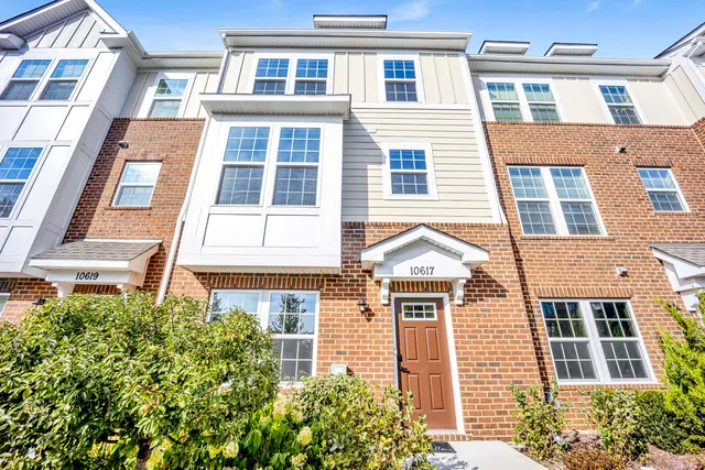 $349,900 | 10617 Owain Way, Orland Park, IL 60462