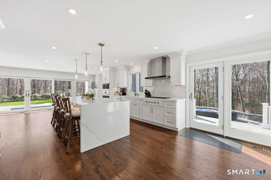 21 Split Rock Road Newtown, CT 06470 - Photo 9 of 40