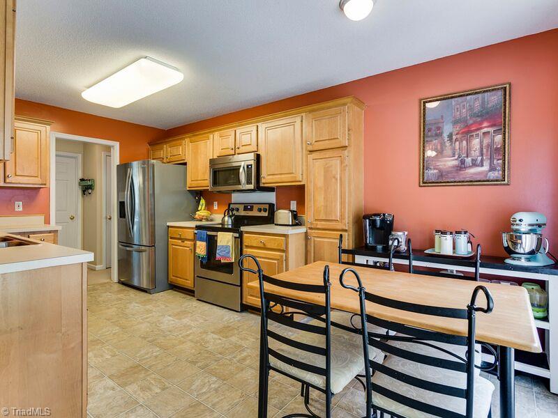 3628 Shadow Ridge Drive High Point, NC 27265 - Photo 8 of 24 Gallery Image 8