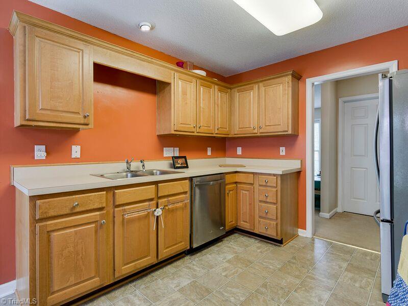 3628 Shadow Ridge Drive High Point, NC 27265 - Photo 9 of 24 Gallery Image 9