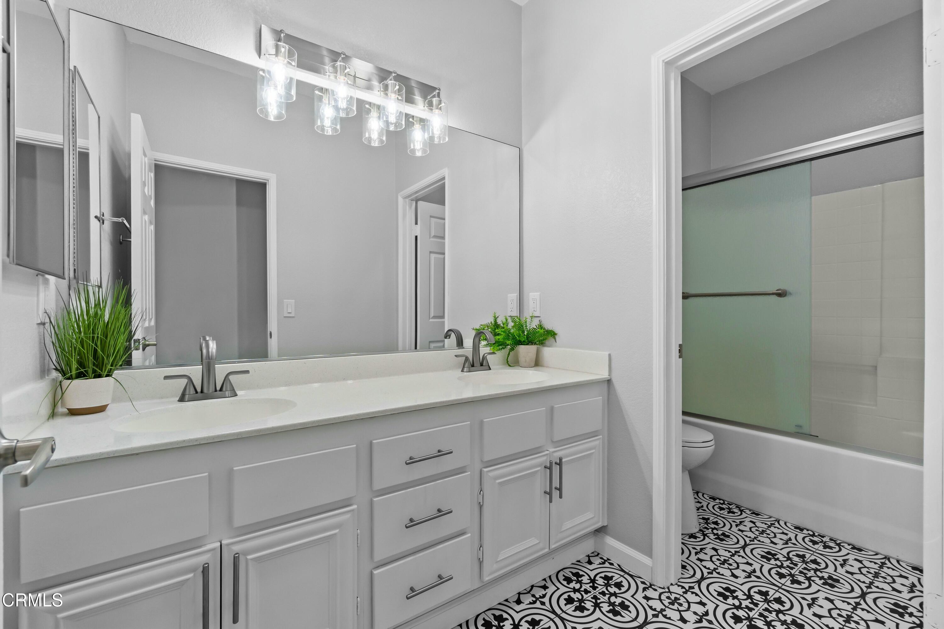 621 Sumner Way, Unit 2 Oceanside, CA 92058 - Photo 11 of 33 tempImageUh2nrg