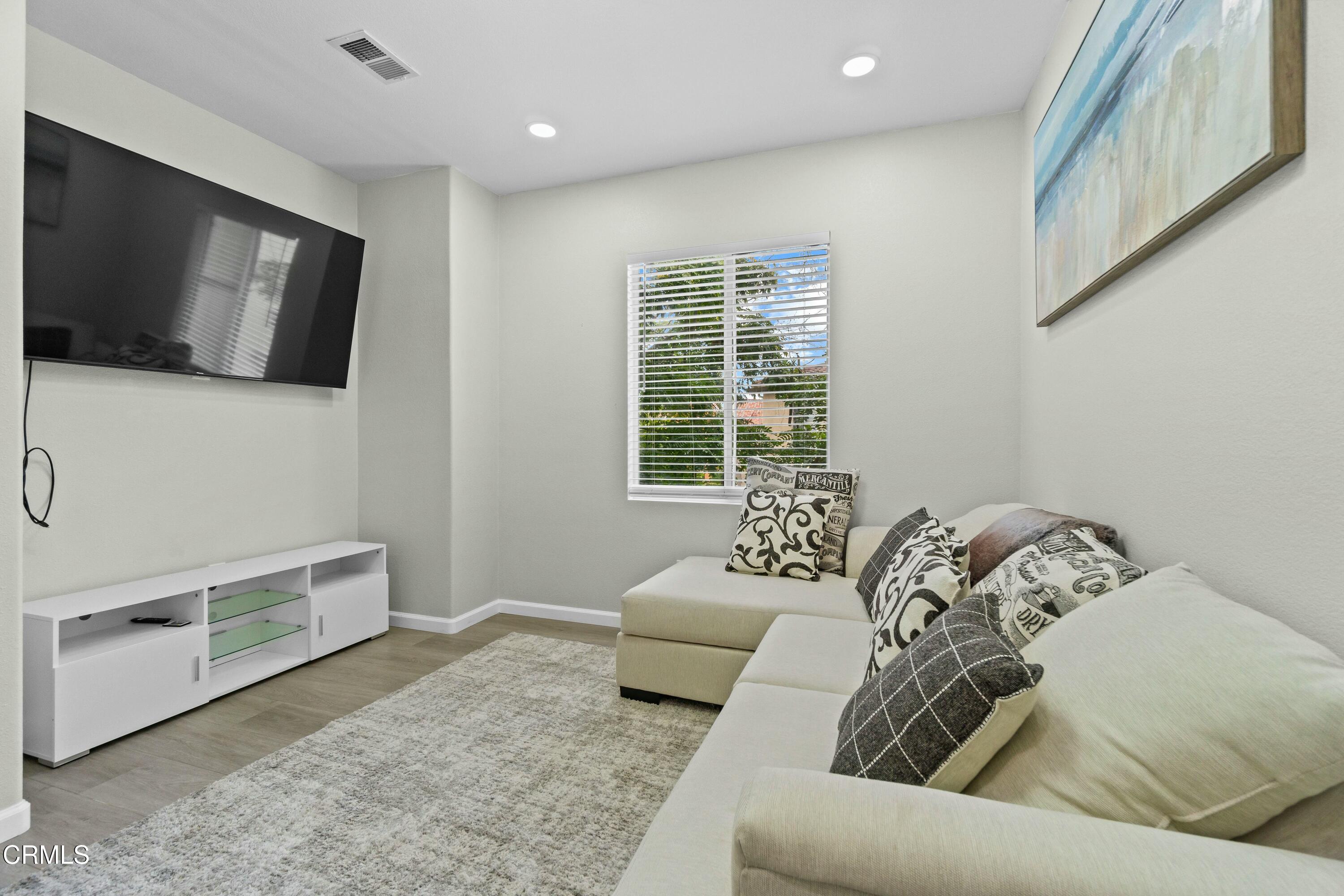 621 Sumner Way, Unit 2 Oceanside, CA 92058 - Photo 13 of 33 tempImage1KNJwf