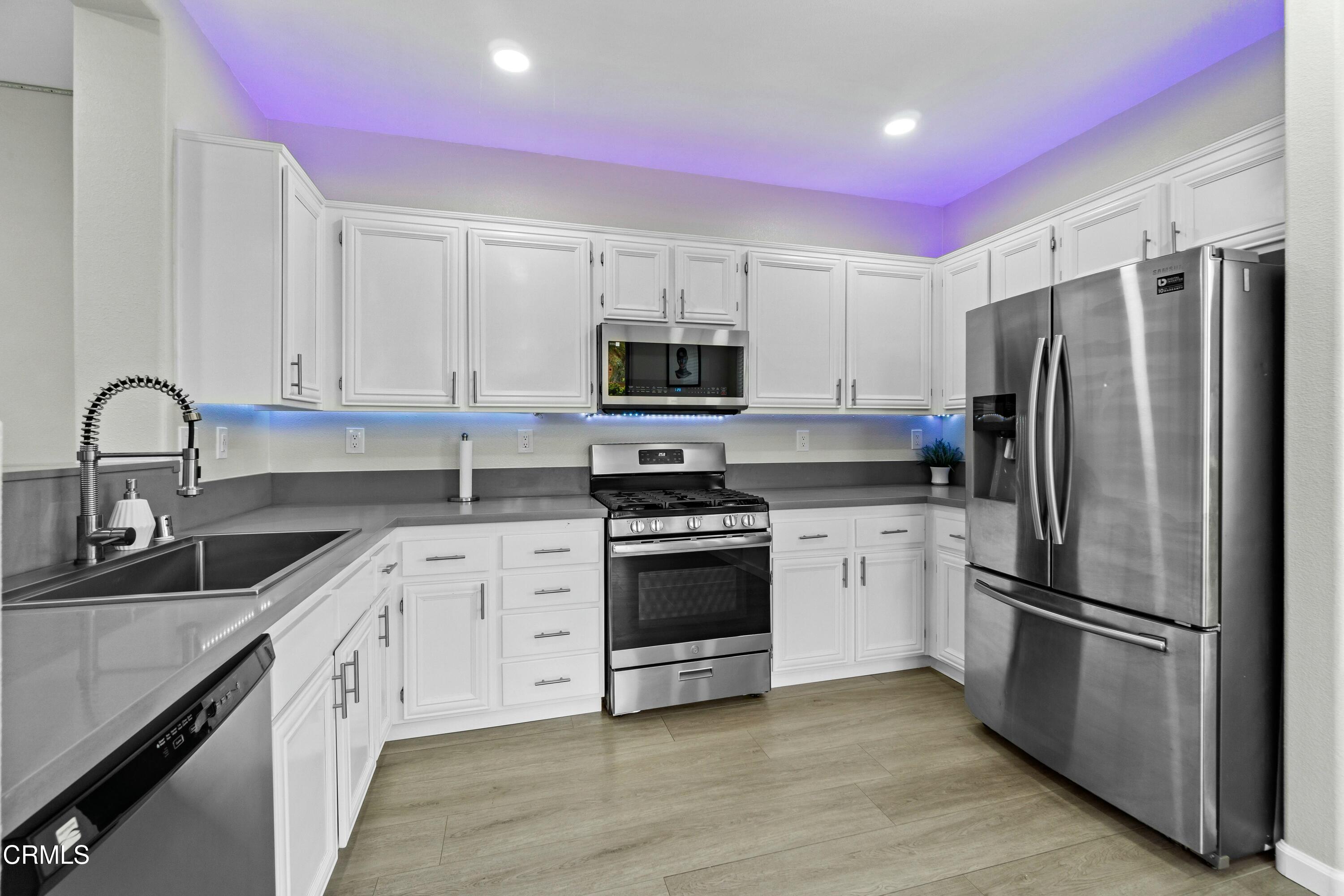 621 Sumner Way, Unit 2 Oceanside, CA 92058 - Photo 8 of 33 tempImageN0ApxN