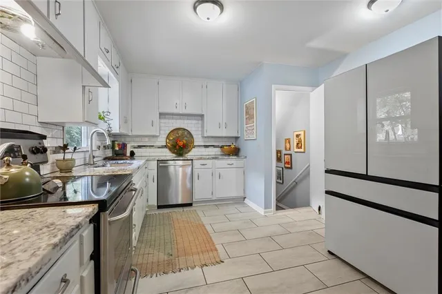 $260,000 | 7617 Holmes Road, Kansas City, MO 64131