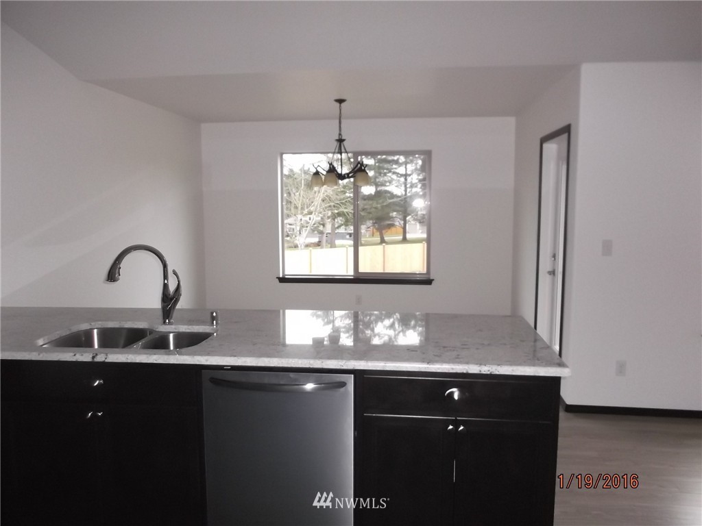 1048 Lyle Ridge Circle Oak Harbor, WA 98277 - Photo 4 of 19 Gallery Image 4