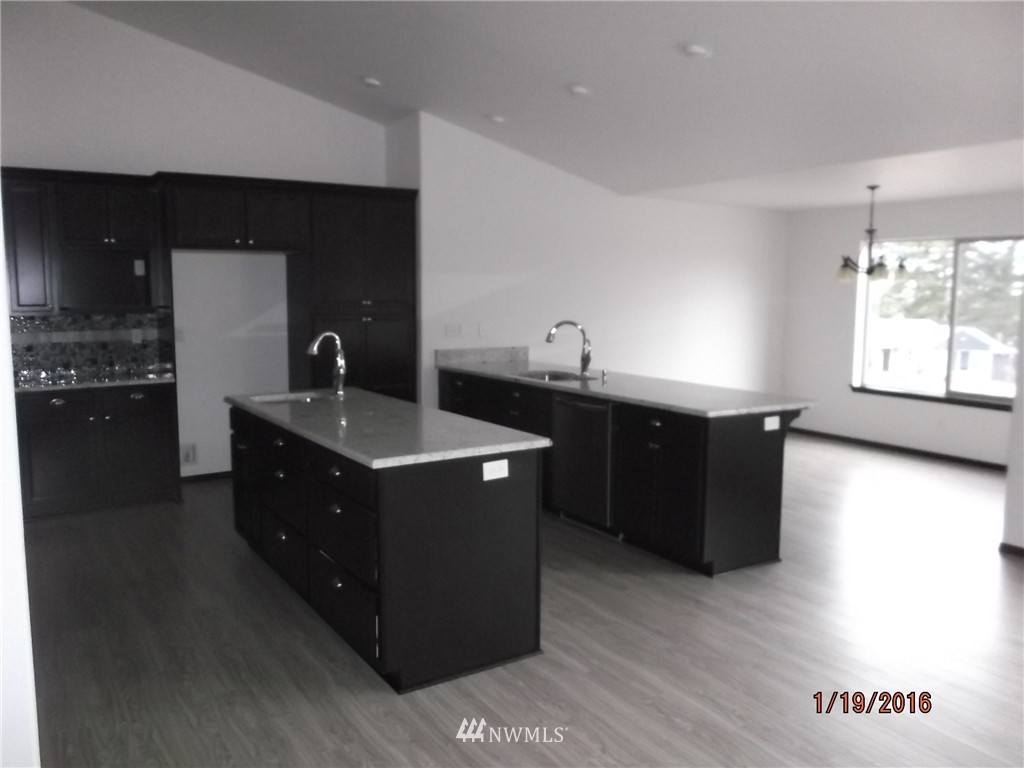 1048 Lyle Ridge Circle Oak Harbor, WA 98277 - Photo 5 of 19 Gallery Image 5