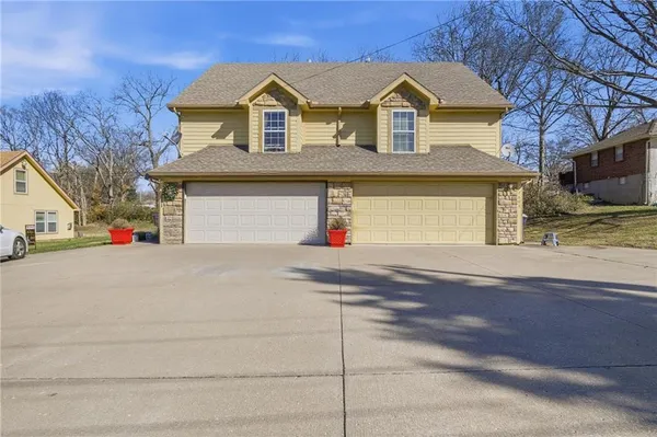 $170,000 | 7621 Bannister Road, Kansas City, MO 64134