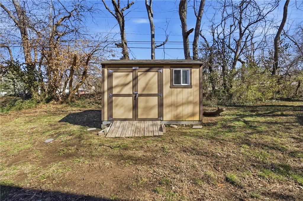 7621 Bannister Road Kansas City, MO 64134 - Photo 7 of 23