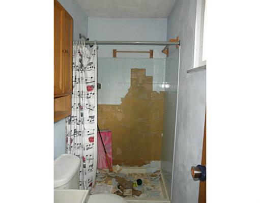 36 Maple Drive Spring Church, PA 15686 - Photo 14 of 17 Full Bath.