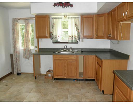 36 Maple Drive Spring Church, PA 15686 - Photo 4 of 17 Kitchen.