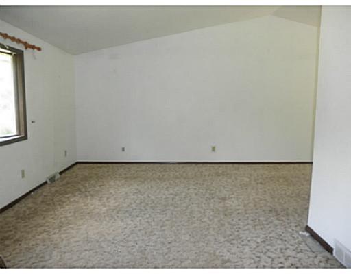 36 Maple Drive Spring Church, PA 15686 - Photo 6 of 17 Living Room.