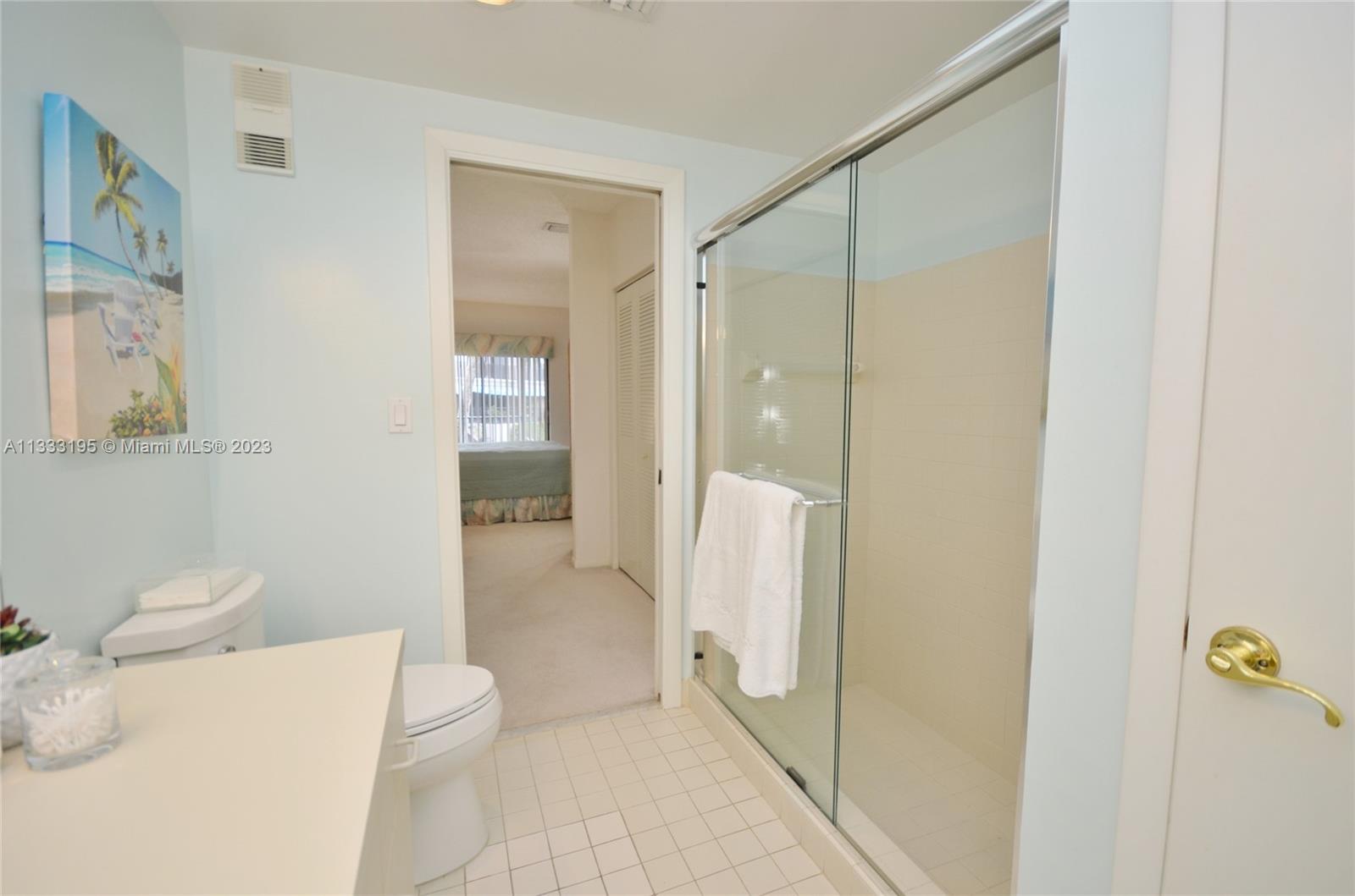 14528 Balgowan Road Miami Lakes, FL 33016 - Photo 10 of 39 Gallery Image 10