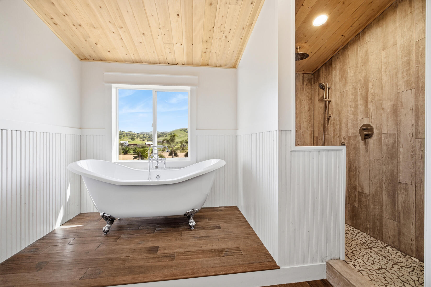 31393 Dahlem Drive Exeter, CA 93221 - Photo 39 of 79 39 - Bathroom suite (2)
