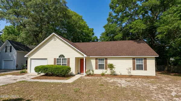 $2,150 | 36 Le Moyne Drive, Beaufort, SC 29907