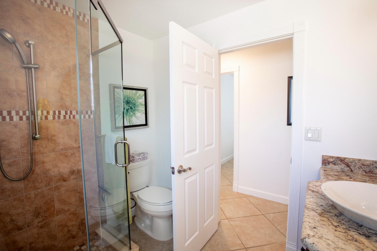 2631 Northeast 48th Street Lighthouse Point, FL 33064 - Photo 14 of 26 Guest Bathroom 2