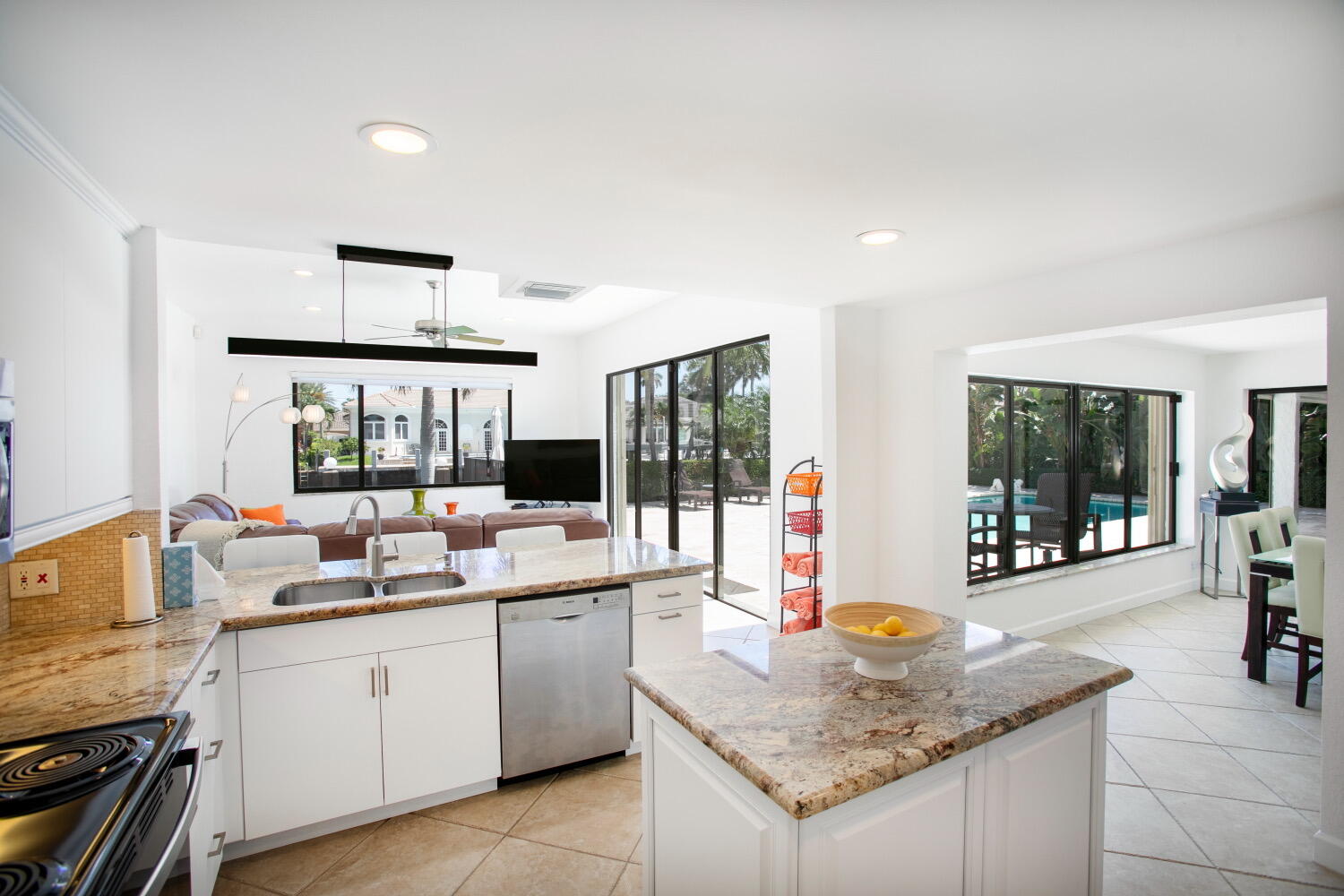 2631 Northeast 48th Street Lighthouse Point, FL 33064 - Photo 16 of 26 Kitchen 2