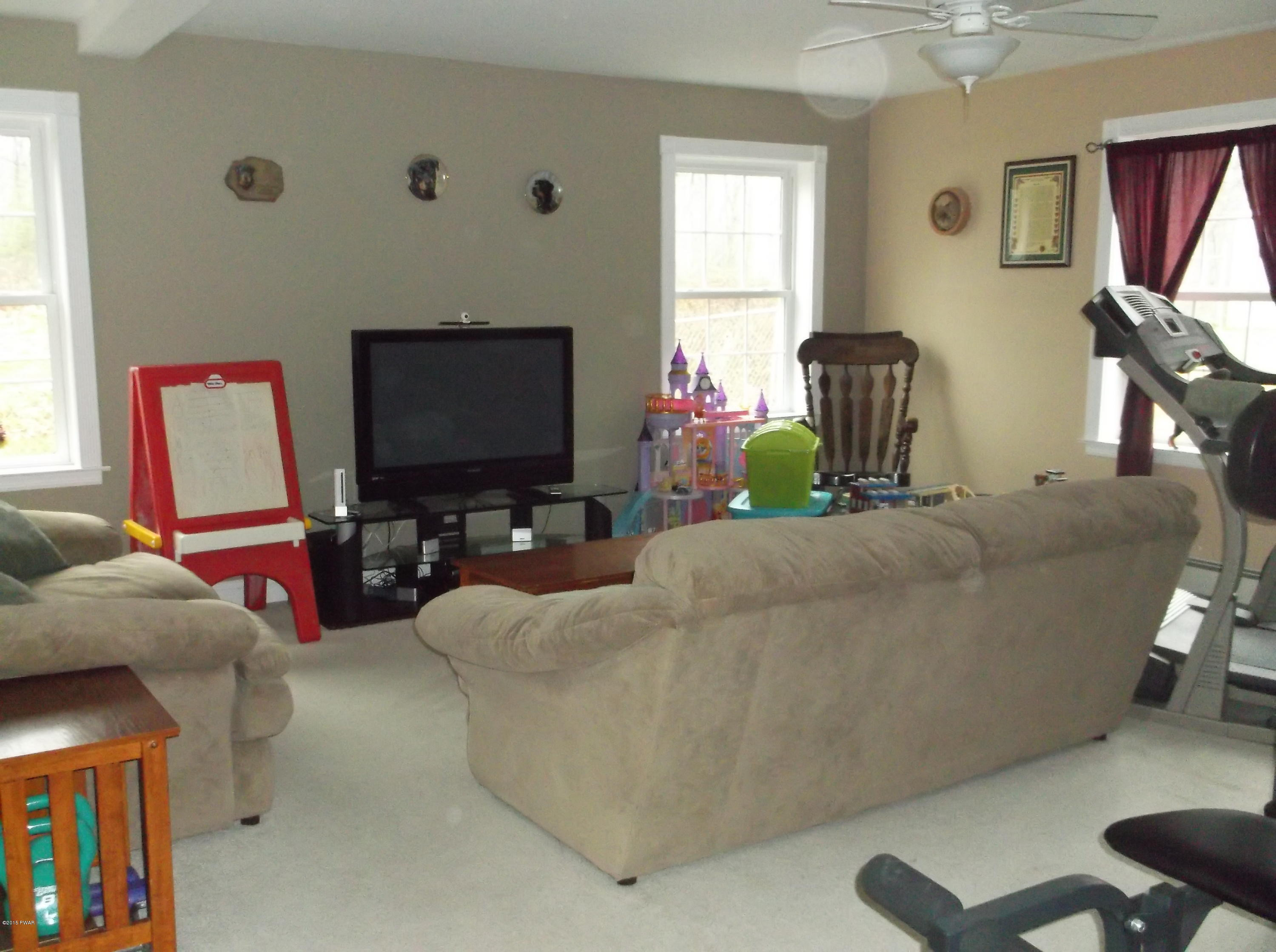 137 Dark Swamp Road Dingmans Ferry, PA 18328 - Photo 21 of 37