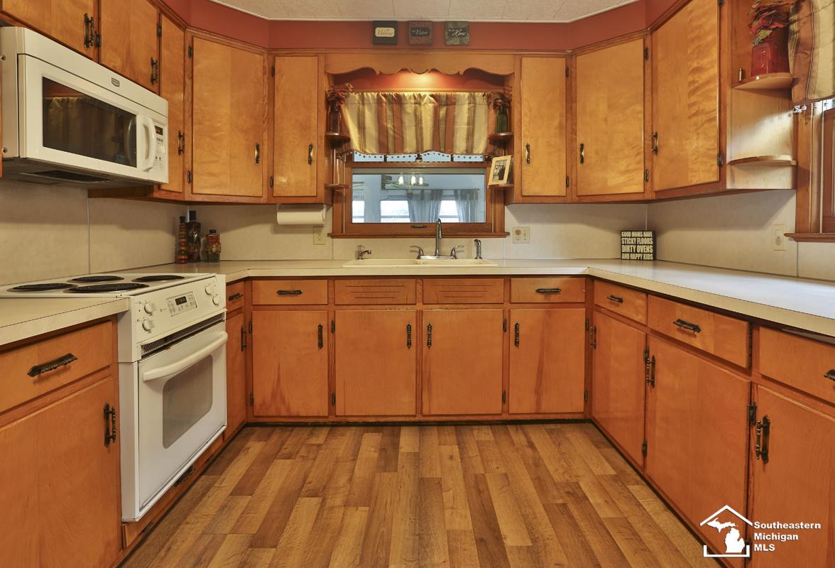 7770 Ida East Road Ida, MI 48140 - Photo 8 of 26 31362717-8.JPG
