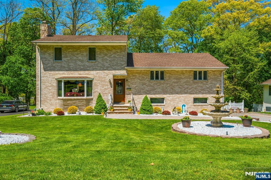 262 Timber Drive Berkeley Heights, NJ 07922 - Photo 2 of 45