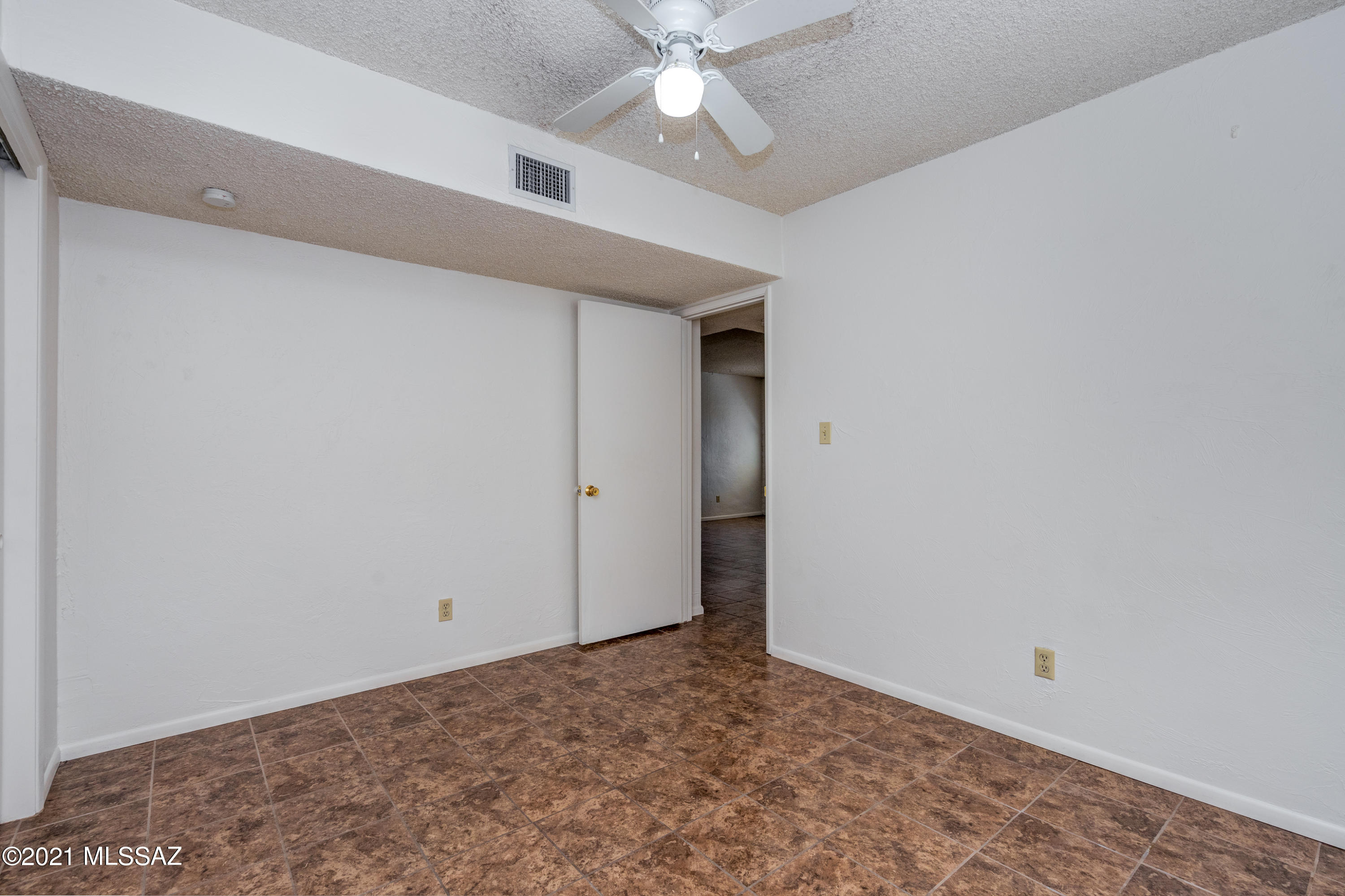 810 South Kolb Road Tucson, AZ 85710 - Photo 24 of 28