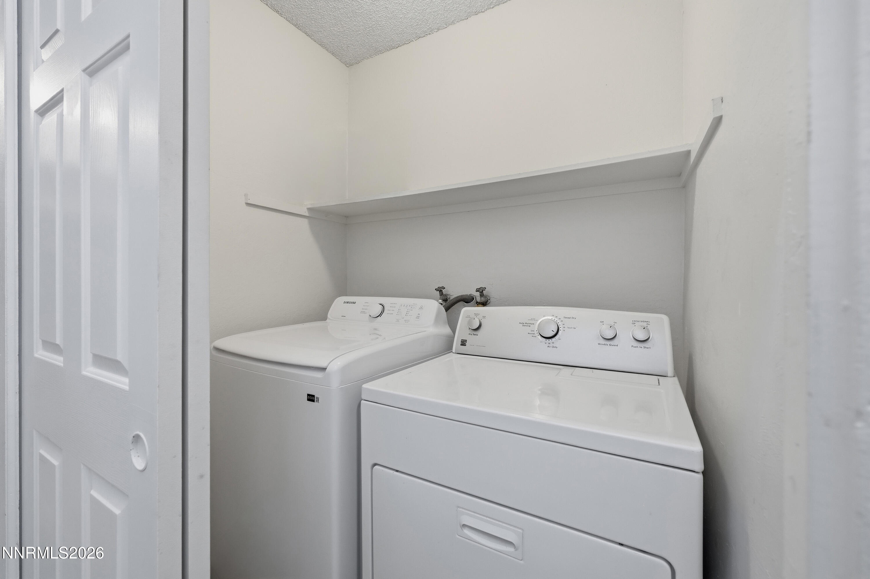 2362 Roundhouse Road Sparks, NV 89431 - Photo 6 of 29 2362_roundhouse_rd_0027