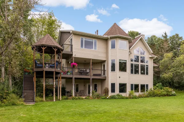 $1,499,999 | N7177 1280th Street, River Falls, WI 54022