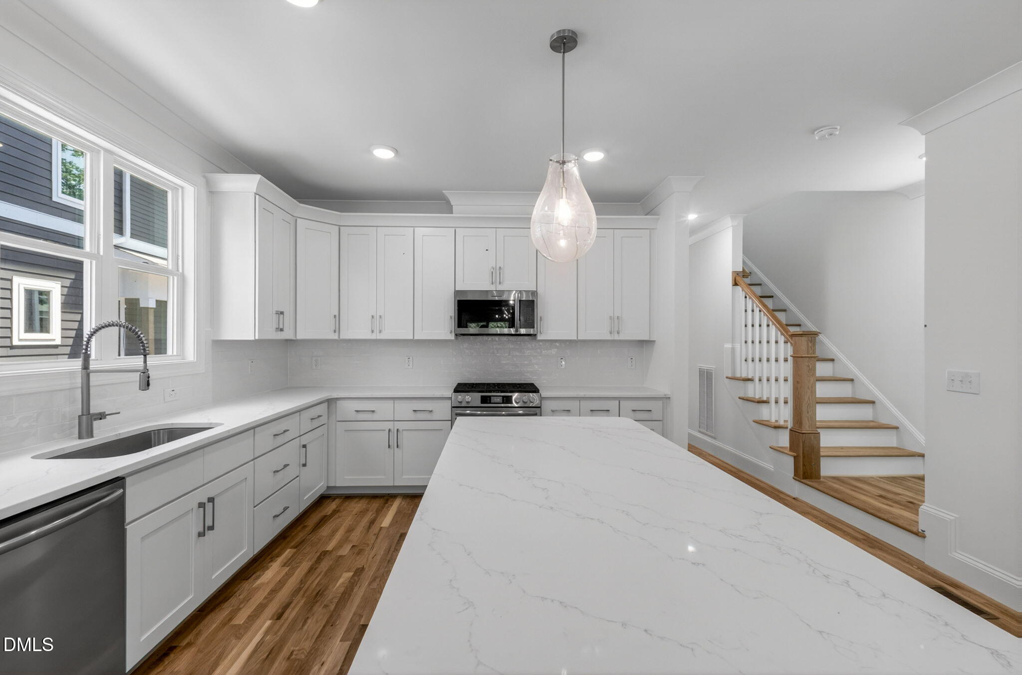 516 Heather Drive Raleigh, NC 27606 - Photo 11 of 38